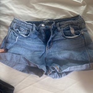 Jean short distressed